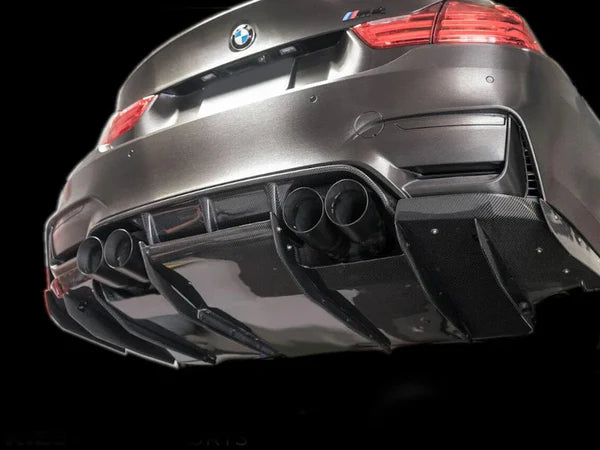 BMW F8X M3 M4 VARIS STYLE CARBON FIBER DIFFUSER UNDERTRAY WITH FINS