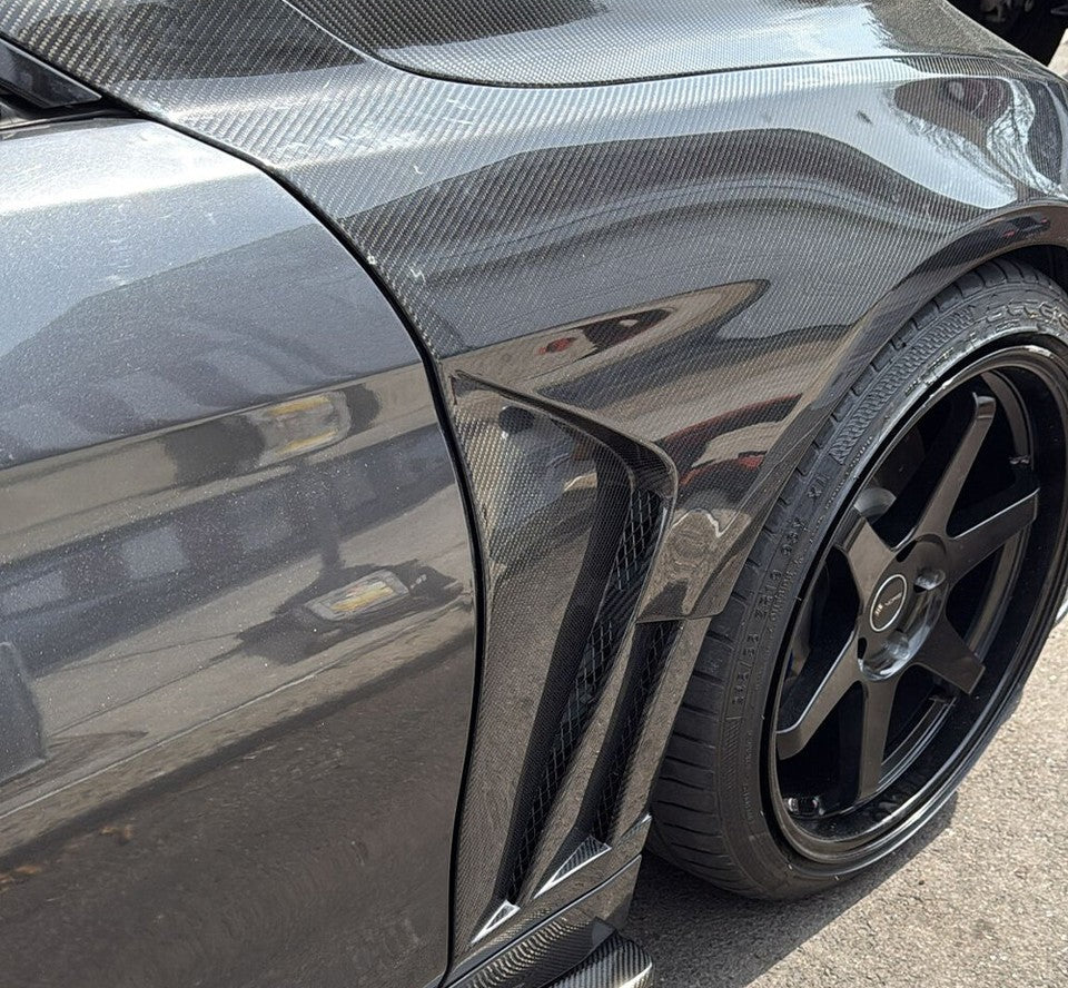 BMW F30 3-Series Vented Carbon Fenders