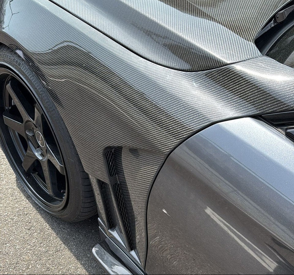 BMW F30 3-Series Vented Carbon Fenders